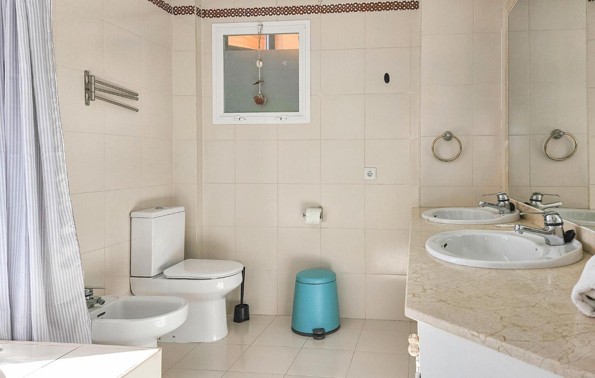 3 Bedroom Gorgeous Apartment In Calahonda Ситио-де-Калаонда Экстерьер фото