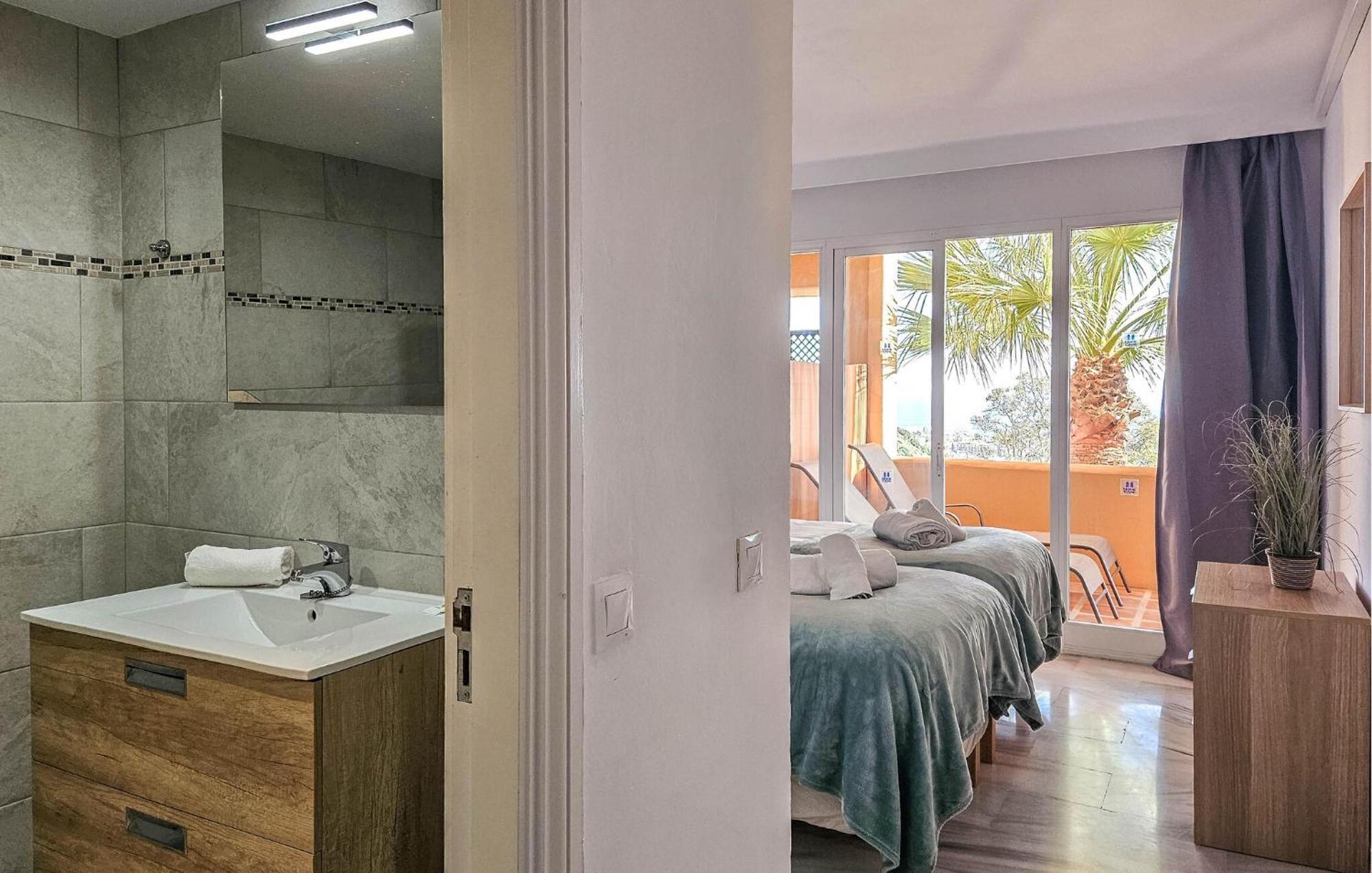 3 Bedroom Gorgeous Apartment In Calahonda Ситио-де-Калаонда Экстерьер фото